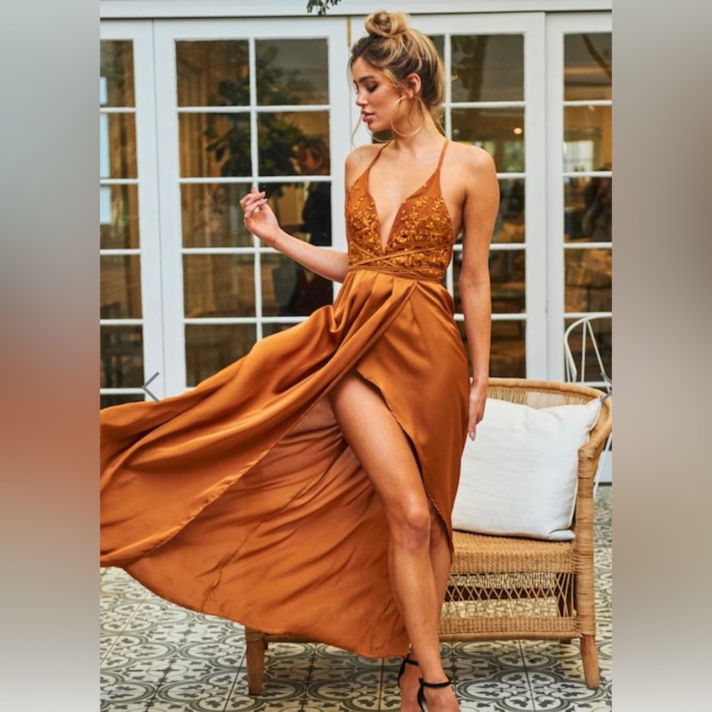 Hello Molly PURE DESIRE MAXI DRESS CAMEL XS